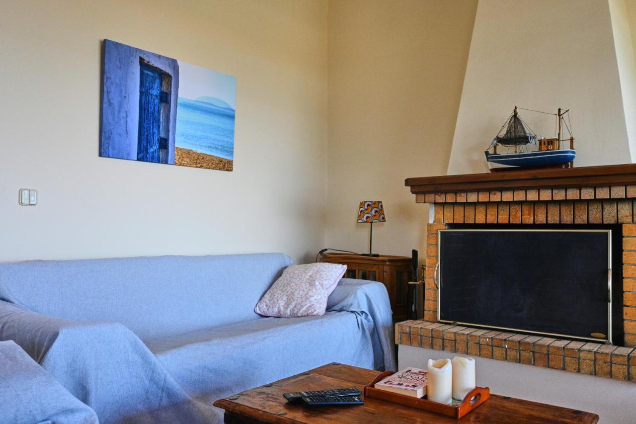 Pavlos' Cottage With Beach View Korfos Bagian luar foto